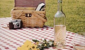 10 Outdoor Date Ideas Perfect for Spring Weather