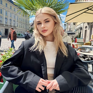 Anastasia B