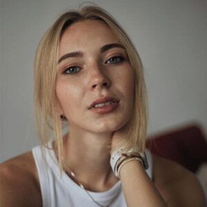 Julia B